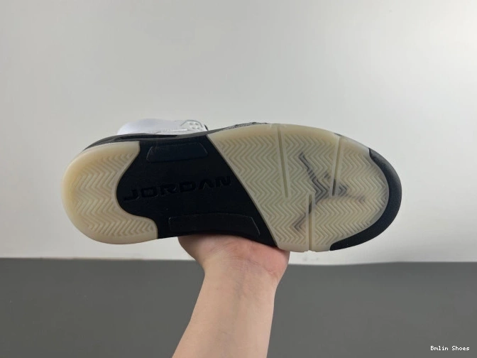 Bmlin Shoes JORDAN BLACK' AIR 'WHITE RETRO DD0587-110 5 0710